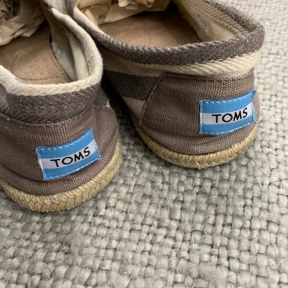 Toms - Picture 6 of 7